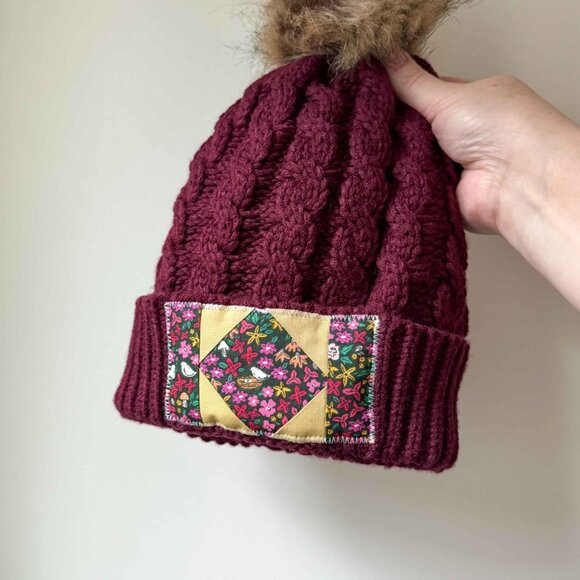 Chunky Burgundy Knit Toque with Custom Quilt Block & Sherpa Fleece Lining - Picture 2 of 10